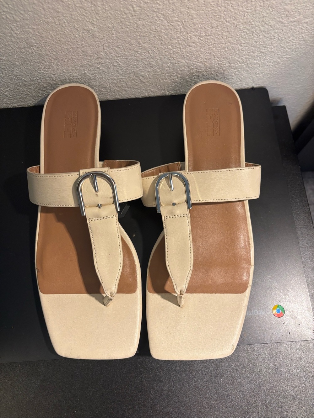 Nordstrom Cream Buckle Thong Slide Sandals - Cream/Tan